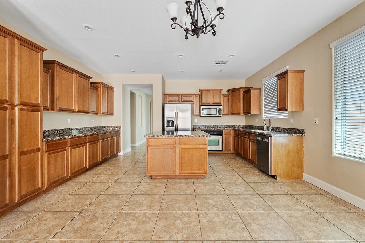 311 W Wisteria Pl - Photo 2 of 35