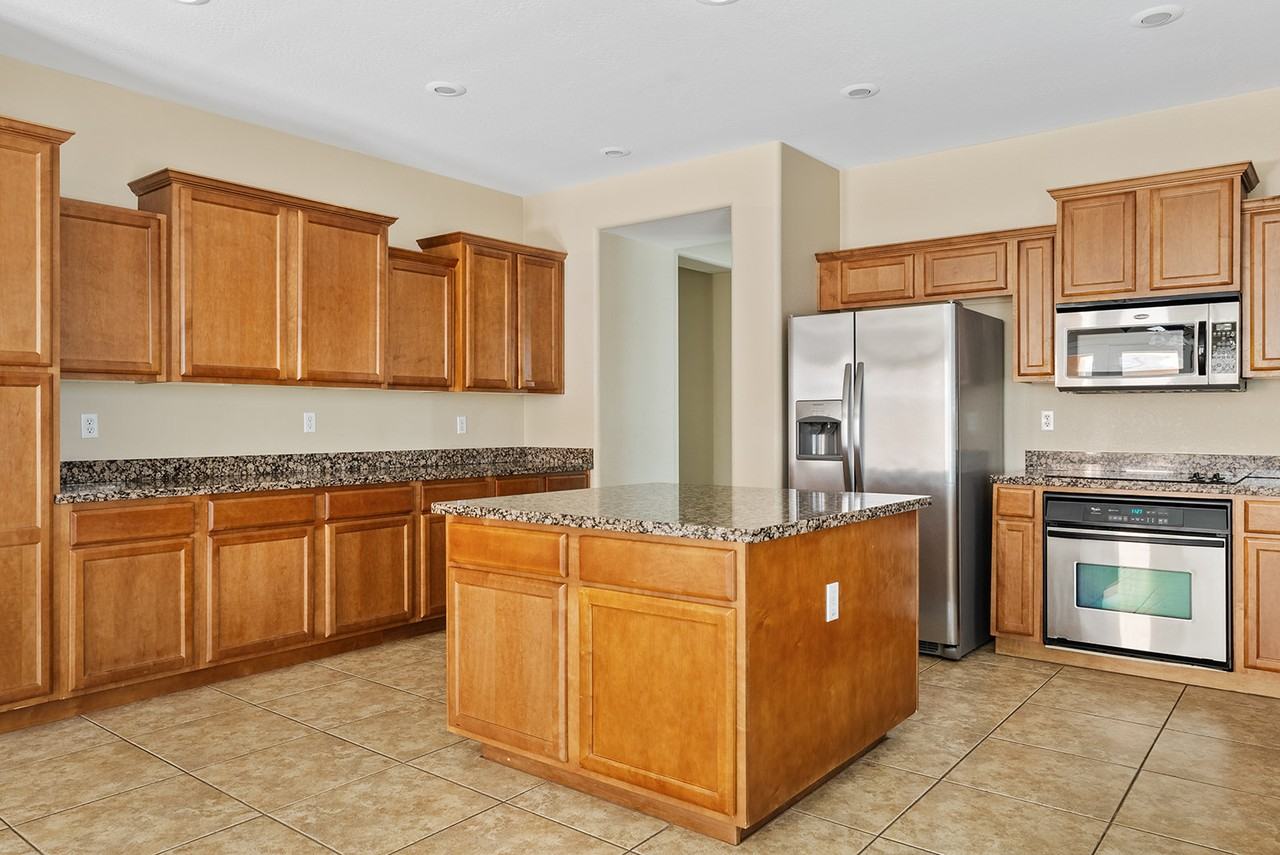 311 W Wisteria Pl - Photo 3 of 35