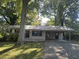 915 Haywood Dr Nw - Photo 1 of 1