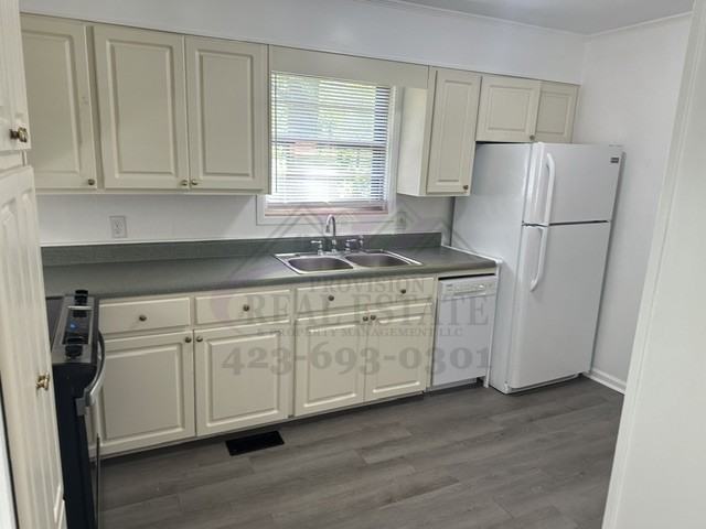 915 Haywood Dr Nw - Photo 6 of 19