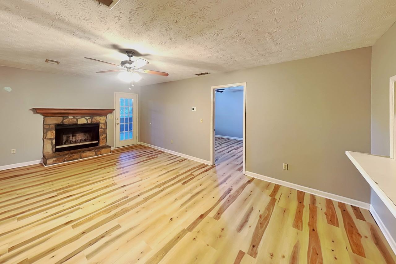 2112 Fairway Ct Se #C - Photo 3 of 21