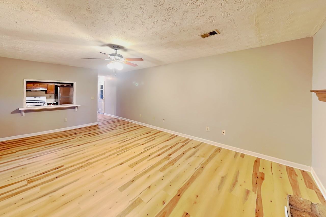 2112 Fairway Ct Se #C - Photo 4 of 21