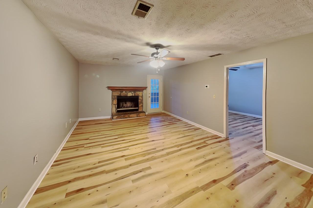 2112 Fairway Ct Se #C - Photo 5 of 21