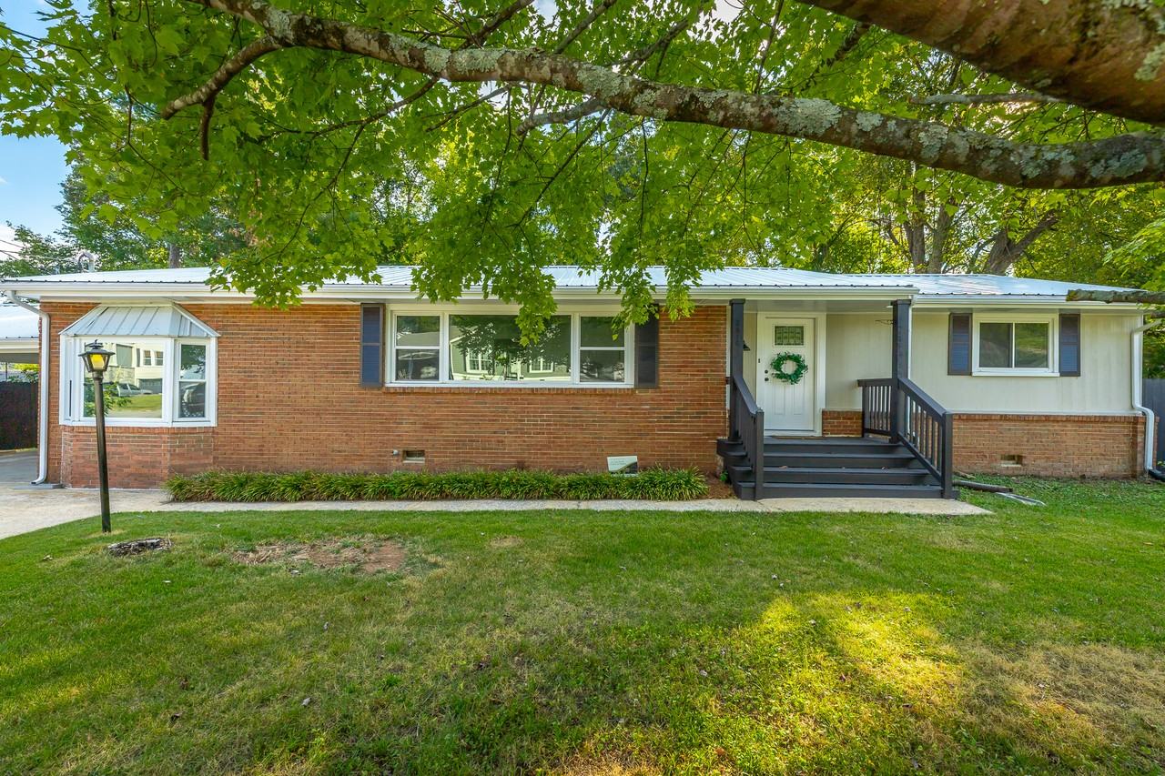 3916 Fountain Ave - Photo 7 of 50