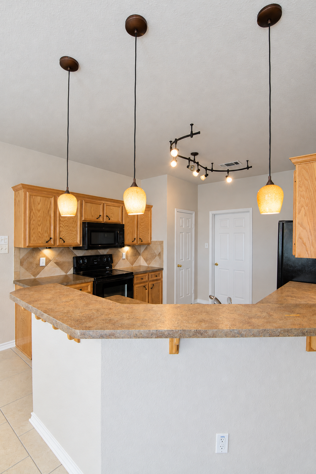 2416 Isabelle Dr - Photo 4 of 21