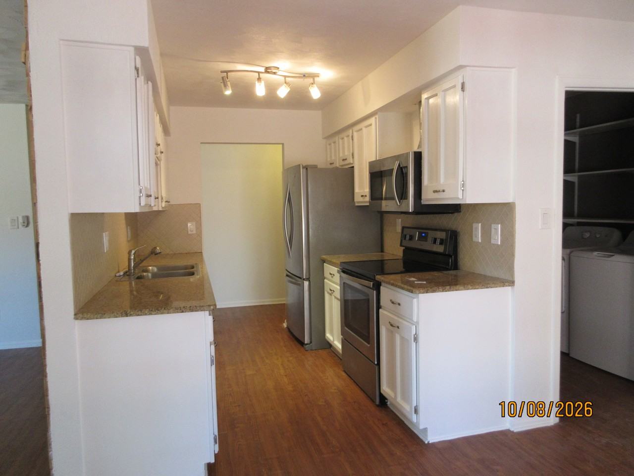 508 Morningside Ct - Photo 3 of 13