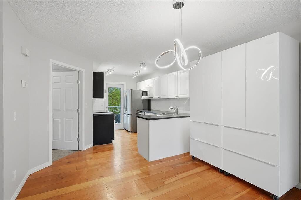 106 Inglewood Pt Se - Photo 5 of 22
