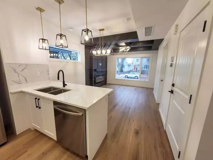 9638 109a Ave Nw #2 - Photo 7 of 12