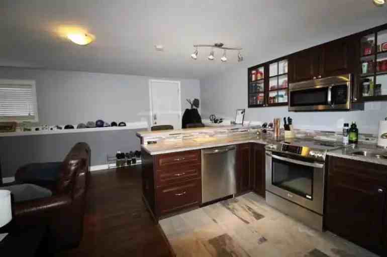 11510 77 Ave - Photo 2 of 11