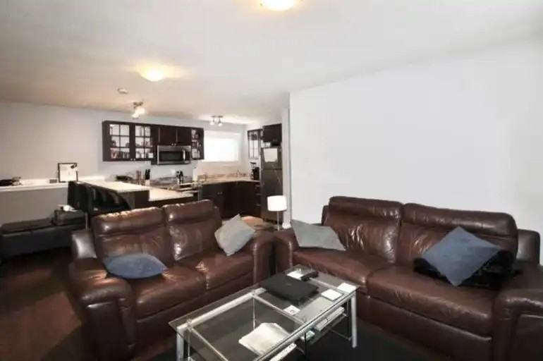 11510 77 Ave - Photo 3 of 11