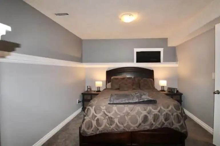 11510 77 Ave - Photo 5 of 11