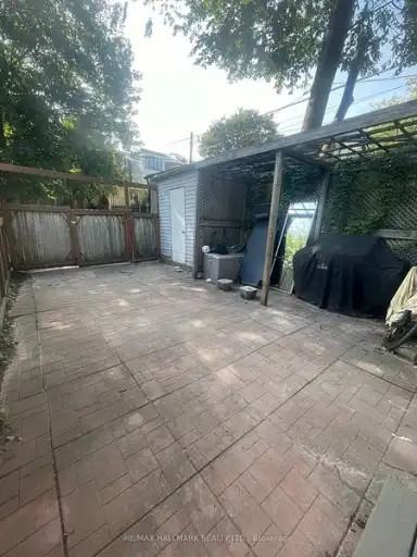 372 Woodbine Ave - Photo 5 of 8