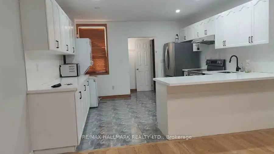 372 Woodbine Ave - Photo 6 of 8
