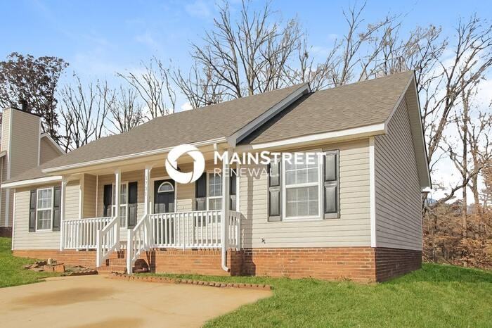 1731 Hudson Graham Ln - Photo 3 of 15