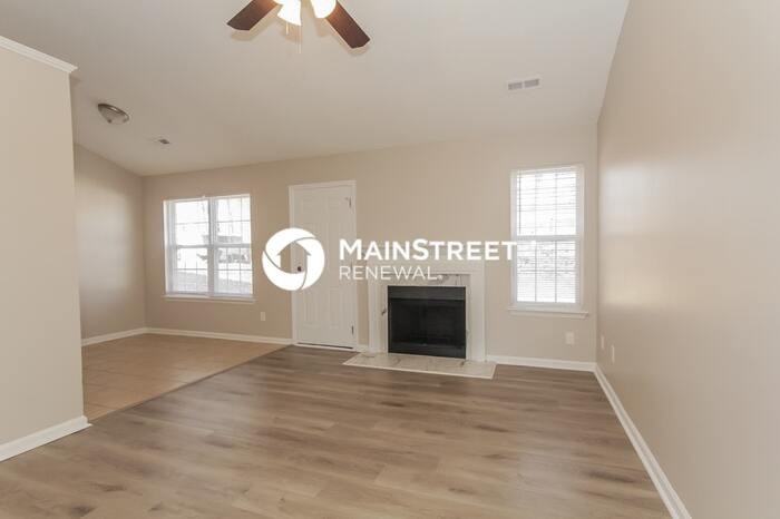 1731 Hudson Graham Ln - Photo 5 of 15