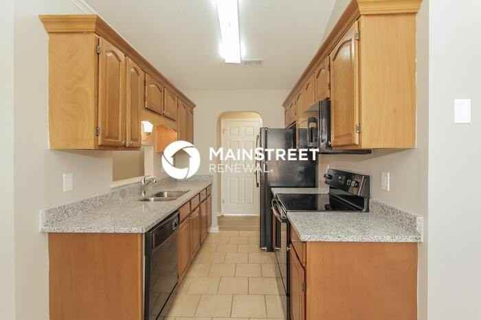 1731 Hudson Graham Ln - Photo 6 of 15