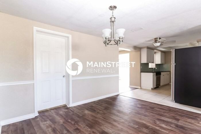 3953 Pensdale Dr - Photo 6 of 15