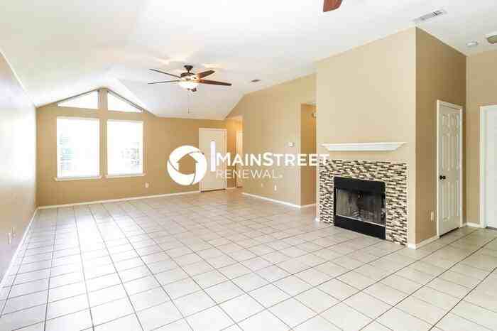 4101 Linkcrest Dr W - Photo 4 of 13