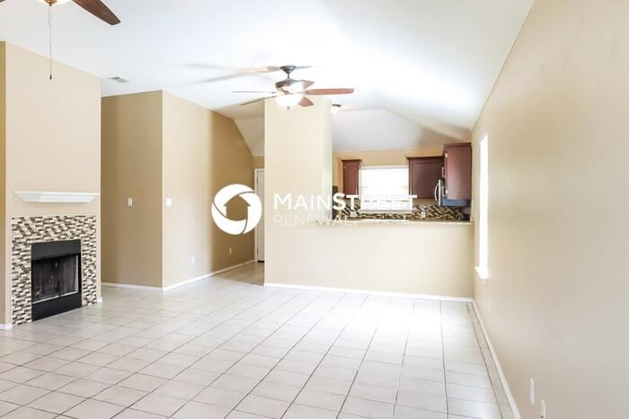 4101 Linkcrest Dr W - Photo 5 of 13