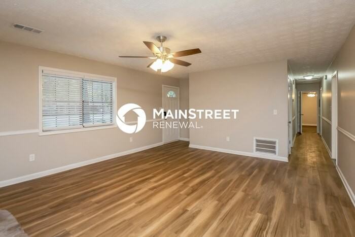 102 Landover Dr - Photo 2 of 16