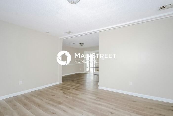 5332 Pine Tree Dr - Photo 5 of 15