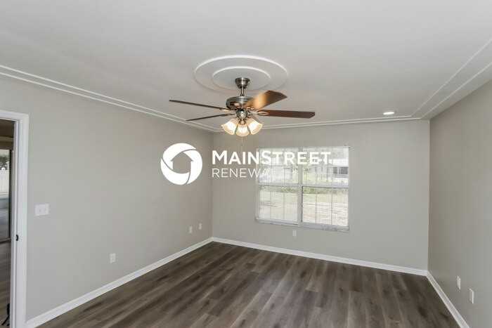 1572 Jasper Ave Nw - Photo 4 of 16