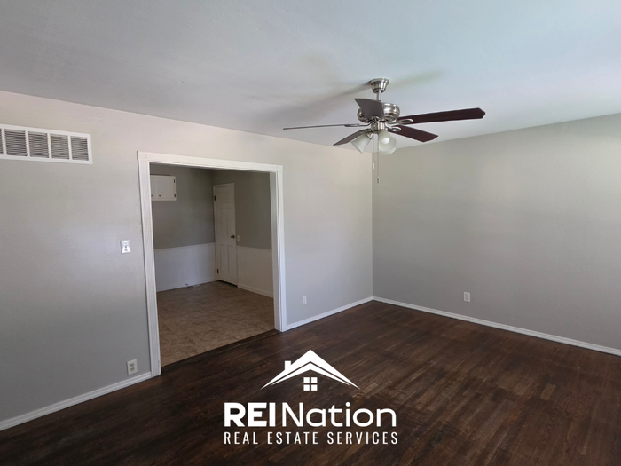 2528 Carousel Ct - Photo 4 of 14