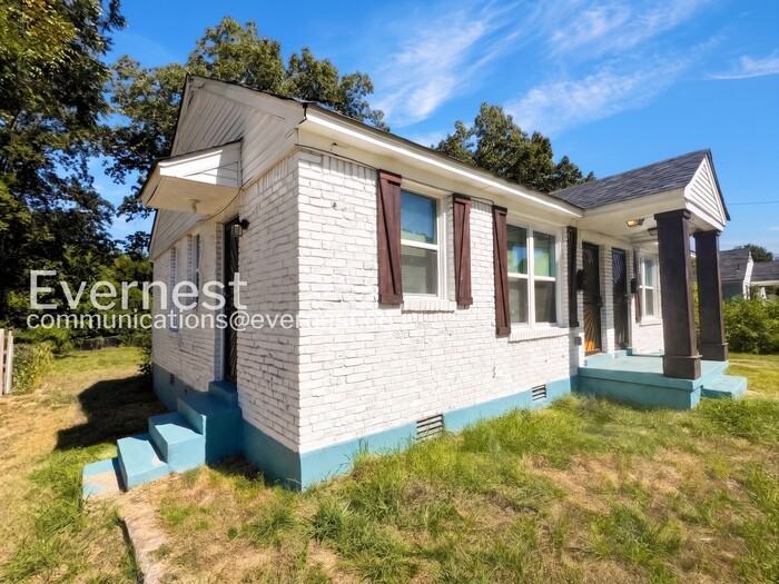 1080 Palmetto Ave - Photo 2 of 14