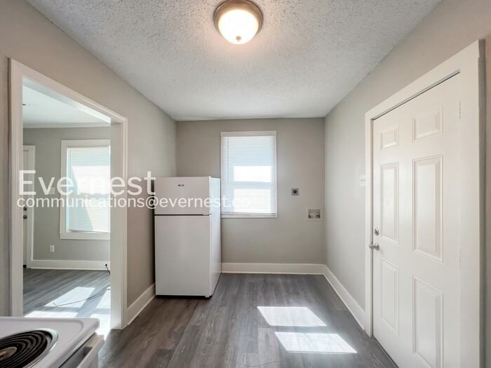 1080 Palmetto Ave - Photo 6 of 14