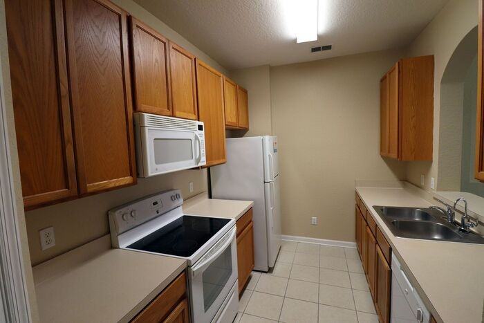 6402 Cava Alta Dr #106 - Photo 5 of 26