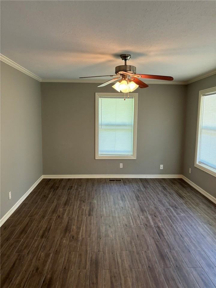 5 Sheneman Dr - Photo 2 of 10