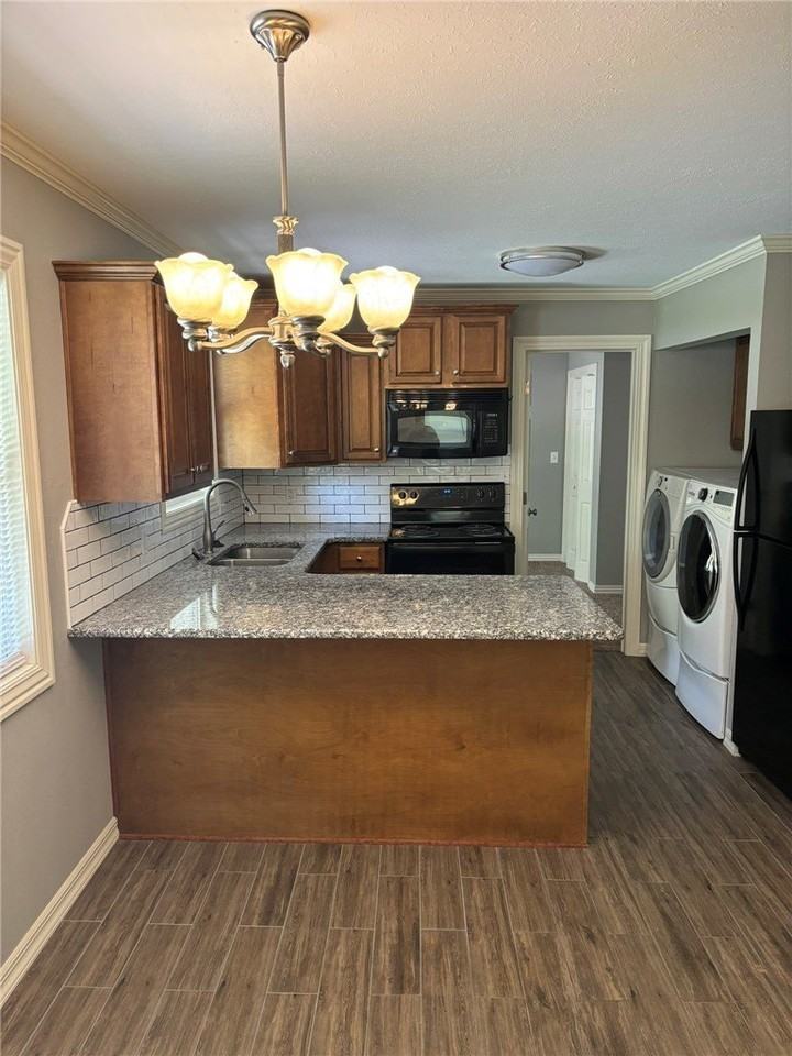 5 Sheneman Dr - Photo 3 of 10