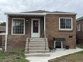 featured image of 119 E 6th Ave #119