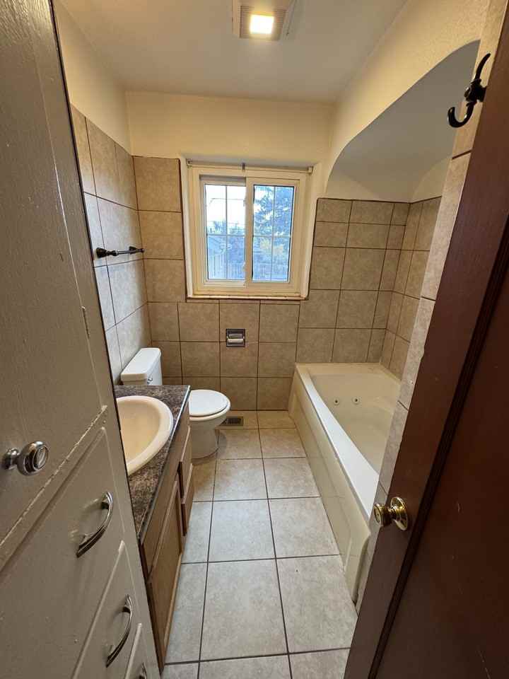 119 E 6th Ave #119 - Photo 3 of 11