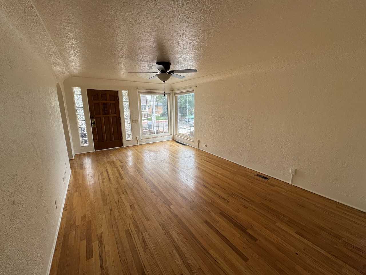 119 E 6th Ave #119 - Photo 4 of 11