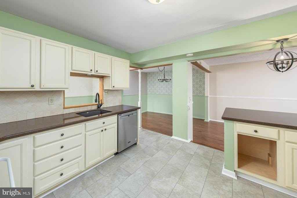5 Madison St - Photo 7 of 21