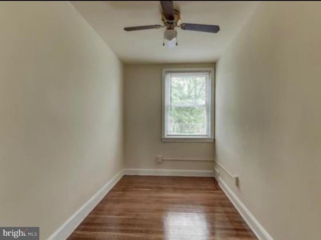 361 W 22nd St - Photo 2 of 6