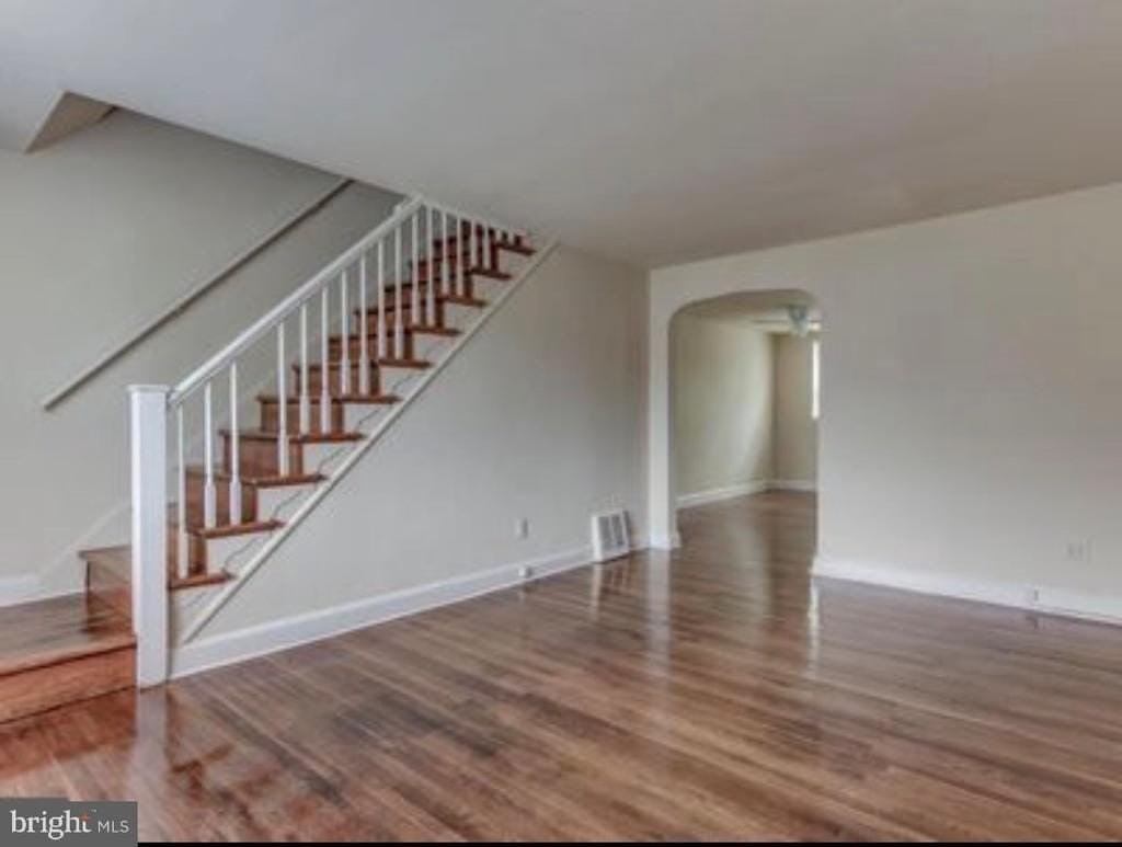 361 W 22nd St - Photo 5 of 6