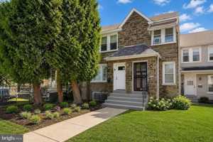 featured image of 1438 Knorr St