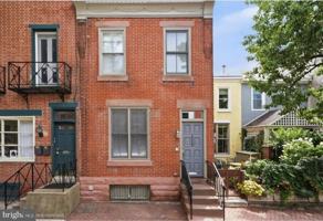 featured image of 2320 Lombard St