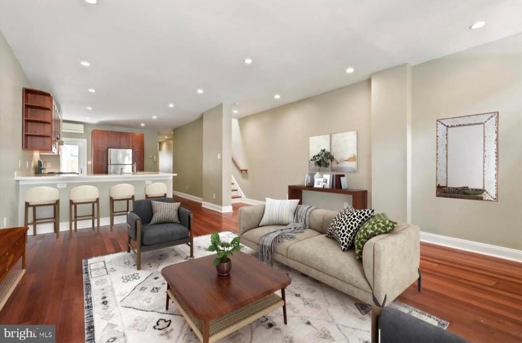 2320 Lombard St - Photo 4 of 39