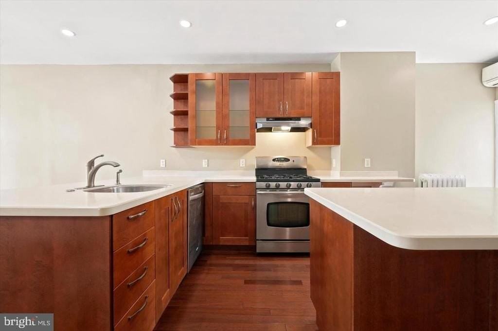2320 Lombard St - Photo 7 of 39