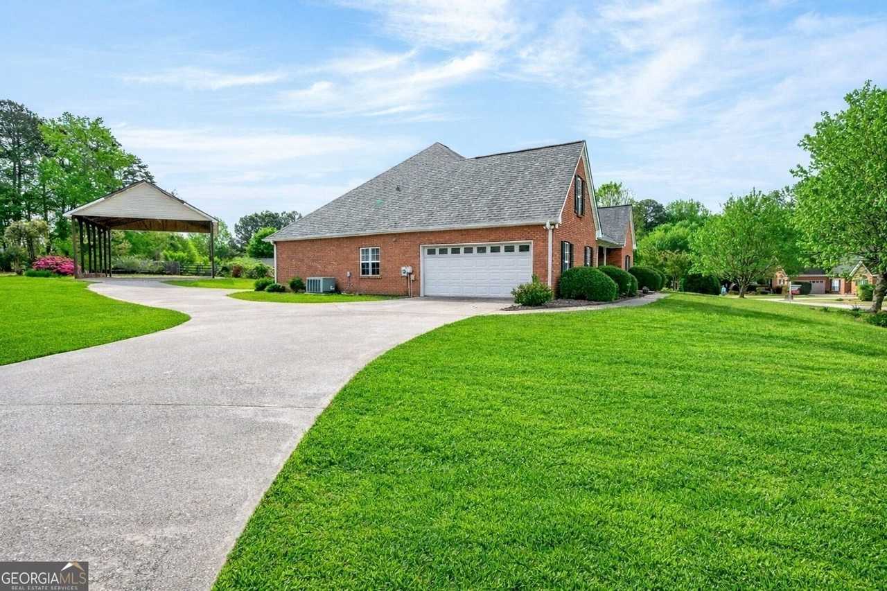 3057 Biltmore Woods Dr - Photo 2 of 16
