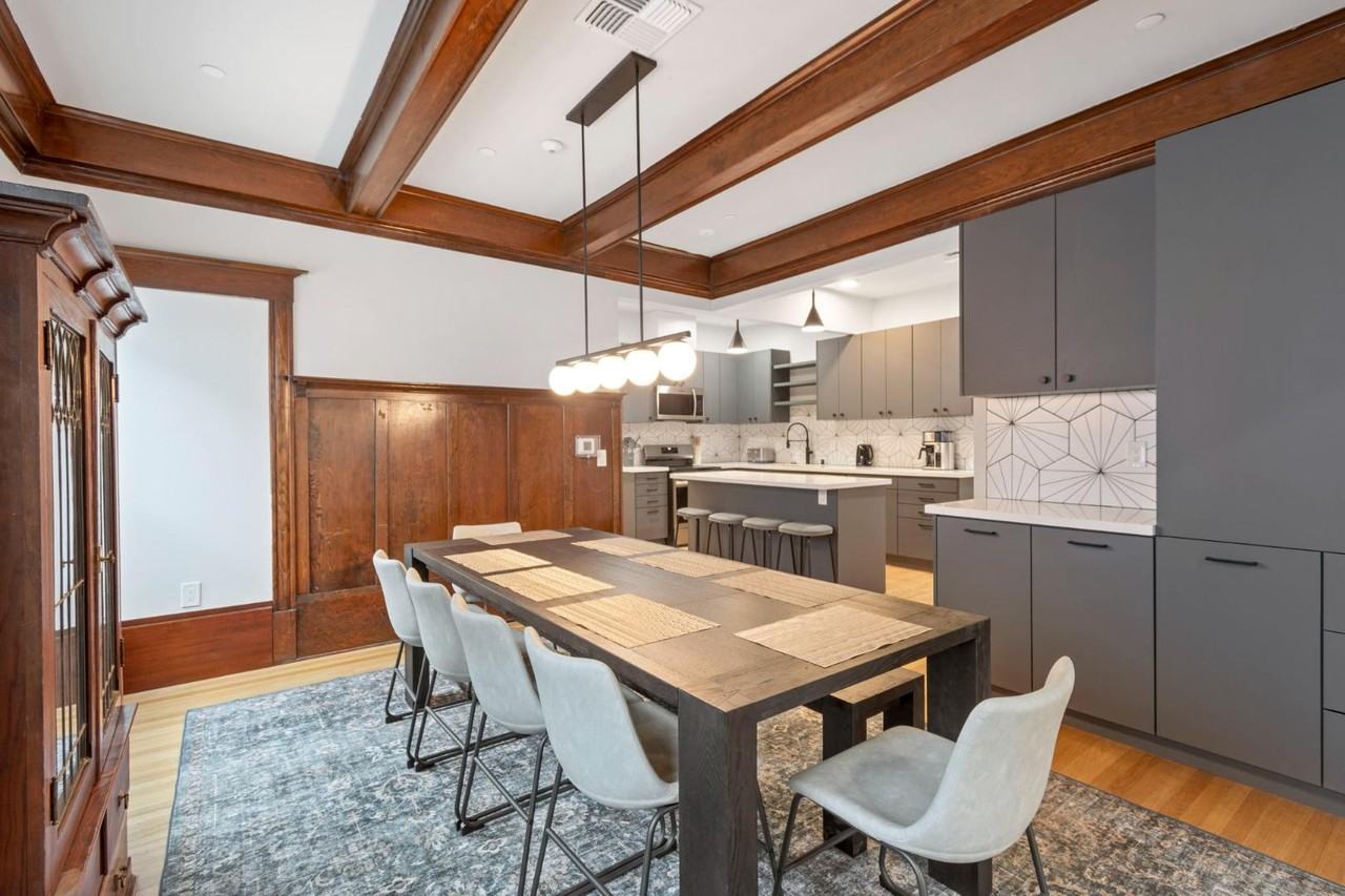 1022 G Street - The Mansion - Photo 5 of 9