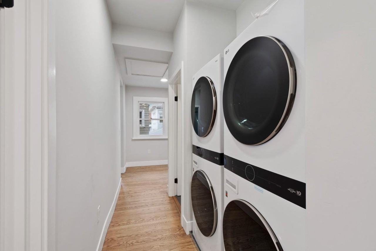 1022 G Street - The Mansion - Photo 7 of 9