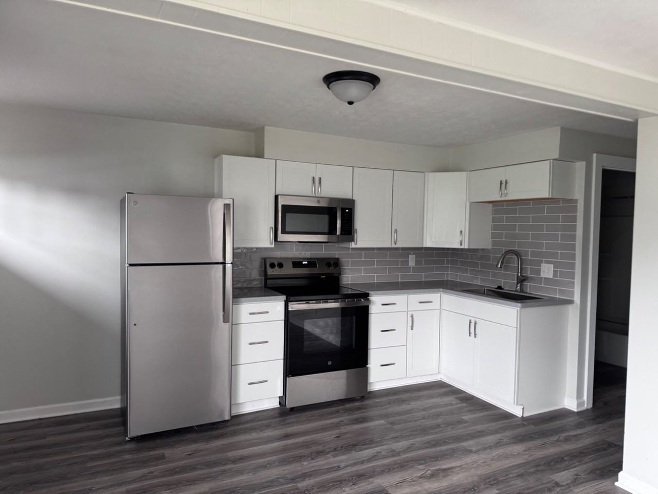 103 S 7th St - Photo 3 of 4