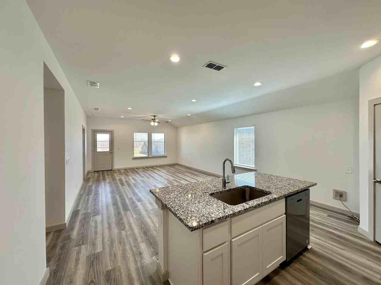 2328 149th St - Photo 2 of 18