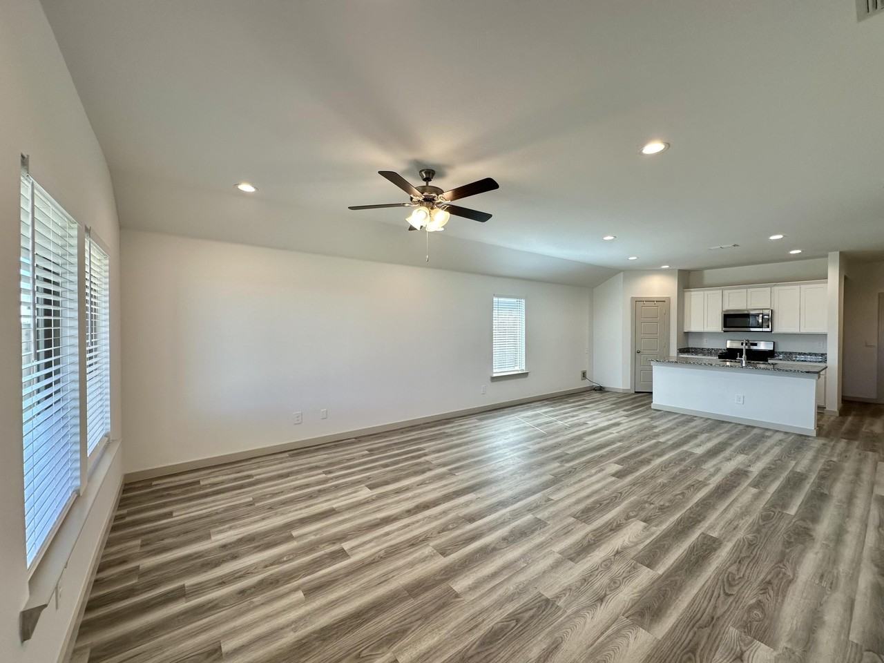 2328 149th St - Photo 3 of 18