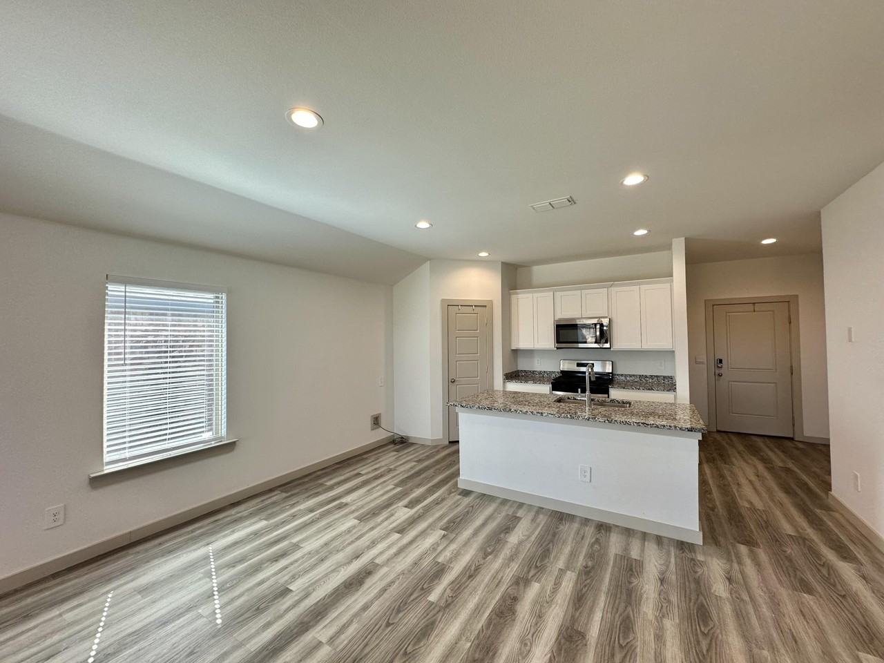 2328 149th St - Photo 4 of 18