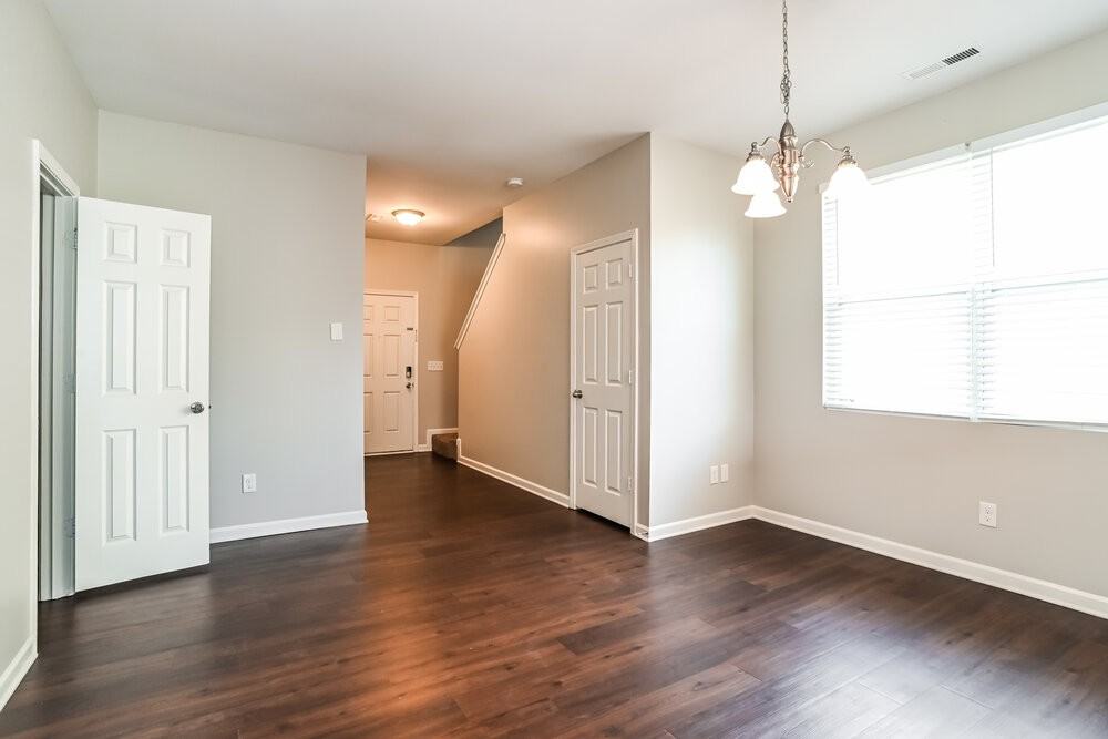 10422 Grand Fir Rd - Photo 6 of 18